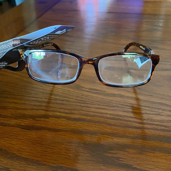 NWT. Foster Grants +1.50 Reading Glasses - Picture 3 of 6